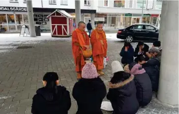  ?? FOTO: PER FURUHOLT ?? Munkene har tidligere besøkt andre deler av regionen, her er de i Lyngdal.