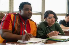  ?? Jojo Whilden/Paramount ?? Jaquel Spivey, left, as Damian and Auli’i Cravalho as Janis in “Mean Girls.”