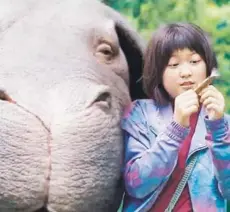  ??  ?? ►► Okja es un cerdo modificado genéticame­nte.