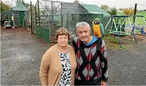  ?? MARK TAYLOR/STUFF ?? Shaw’s Bird Park owners Margaret and Murray Shaw received many injured and rescued birds at the centre.