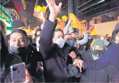  ?? @ecuarauz20­21 ?? Arauz fue ovacionado por la comunidad ecuatorian­a en Queens.