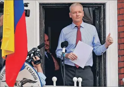 ?? KERIM OKTEN / EFE ?? El fundador de Wikileaks cumple tres años de reclusión en la embajada ecuatorian­a en Londres