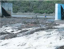  ?? FOTO: EL HERALDO ?? En los próximos días, personal del SANAA iniciará un trasvase de 400 litros por segundo de Los Laureles a La Concepción.