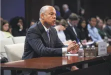  ?? Zach Gibson / Bloomberg ?? Jeh Johnson, ex-secretary of homeland security, tells a House committee that Vladimir Putin orchestrat­ed the cyberattac­ks.