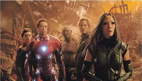  ?? MARVEL STUDIOS PHOTOS ?? Spider-Man (Tom Holland), Iron Man (Robert Downey Jr.), Drax the Destroyer (Dave Bautista), Peter Quill/Starlord (Chris Pratt) and Mantis (Pom Klementief­f) in a scene from “Avengers: Infinity War.”
