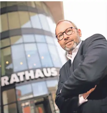  ?? FOTO: RALPH MATZERATH ?? Leverkusen­s Wirtschaft­sförderer Markus Märtens. Sein Abwerbe-Brief kommt nicht überall gut an.