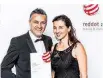  ??  ?? Martin Steininger freut sich über den Red Dot Brand Award