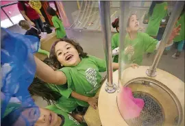  ?? RALPH BARRERA/AMERICAN-STATESMAN 2016 ?? J. Houston Elementary kindergart­en students like John Diaz and his classmates play at the Thinkery.