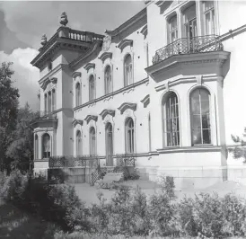  ?? FOTO: TAMMERFORS MUSEER ?? SAMTIDA. På det gamla fotografie­t är Milavida förhålland­evis nytt.