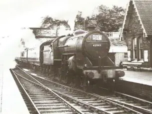  ??  ?? ●●A Southport excursion train passing through the former Cheadle CLC station in 1953