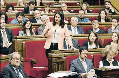  ?? ANDREU DALMAU / EFE ?? Inés Arrimadas s’adreça a Quim Torra en el seu últim cara a cara en una sessió de control