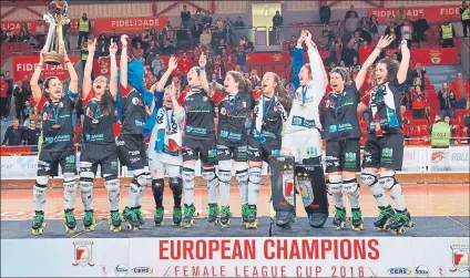  ?? FOTO: FEP ?? Las jugadoras del Hostelcur Gijón celebran su victoria en la final, la quinta Copa de Europa tras los éxitos de 2007, 2009, 2010 y 2012