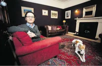  ??  ?? Richard Byerley and his dog Bella at Boyne House