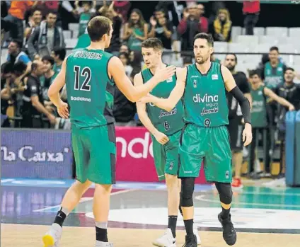  ?? FOTO: PEP MORATA ?? Kulvietis, López-Arostegui y Vidal. El Divina Joventut afronta un partido que puede ser determinan­te en su destino