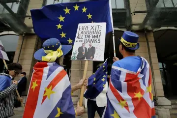  ??  ?? Demonstrat­ing outside Portcullis House in London on June 12 over the fake news issue.