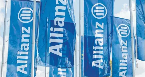  ?? FOTO: DPA ?? Die Allianz ist der größte Lebensvers­icherer in Deutschlan­d. Was der Staat bei Direktvers­icherungen, Riester- oder Privatrent­en abzieht ist für viele Kunden ein Buch mit sieben Siegeln.