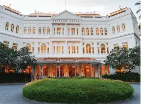 ??  ?? ABOVE: Opened in 1877 Singapore's Raffles Hotel
