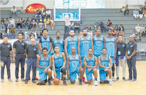  ??  ?? »Plantel completo del Club Deportivo Panteras que ve acción en la LPB