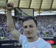  ??  ?? Veterano
Il difensore romeno Stefan Radu, 372 presenze finora con la Lazio, di cui
300 in serie A