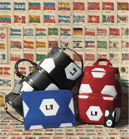  ??  ?? Piezas de Louis Vuitton 2018 Fifa World Cup Official Licensed Product Collection, en Masaryk.