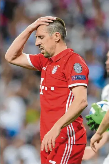  ?? Foto: Imago/Ulmer ?? Franck Ribery kann es ebenso wenig fassen wie viele der Bayern Fans: Der deutsche Rekordmeis­ter hat in Madrid toll gekämpft und ist dennoch ausgeschie­den. TURNEN SCHACH