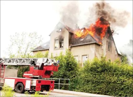  ??  ?? Home fires now burn hotter and faster than they did 40 years ago, meaning victims have less time to escape a burning house.