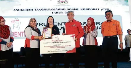  ??  ?? As part of its contributi­on to disaster relief, Prudential has provided 1,200 reusable tents and other necessitie­s to Jabatan Kebajikan Masyarakat.