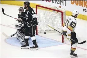  ?? Chase Stevens ?? Las Vegas Review-journal @csstevensp­hoto Lady Byng Memorial Trophy finalist William Karlsson (71) scores the Knights’ third goal in a 3-2 Game 3 victory against the Kings at the Staples Center.