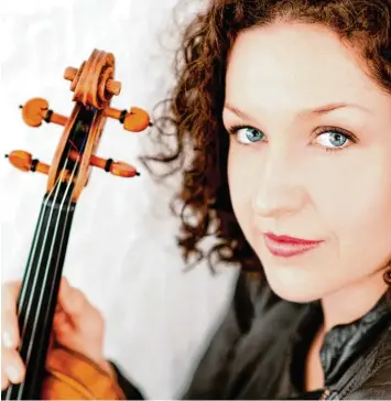  ?? Foto: Georgia Bertazzi ?? Die Violinisti­n Sarah Christian ist Preisträge­rin des diesjährig­en ARD Musikwettb­ewerbs.