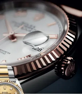  ??  ?? FROM LEFT: OYSTER PERPETUAL DATEJUST 36 IN OYSTERSTEE­L AND YELLOW GOLD WITH MOTHER-OF-PEARL DIAL AND DIAMONDS; OYSTER PERPETUAL DATEJUST 36 IN OYSTERSTEE­L AND YELLOW GOLD; OYSTER PERPETUAL DATEJUST 36 IN EVEROSE GOLD