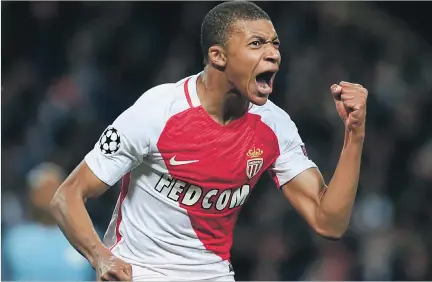  ?? GONZALO FUENTES / REUTERS ?? Fichaje. El joven prodigio del fútbol francés Kylian Mbappé, de 18 años, fue cedido por el Mónaco al Paris Saint-Germain hasta el final de la temporada actual, con una opción de compra.