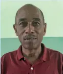  ??  ?? Juvenal Lopes Furtado, 60 anos, é professor reformado da Praia, tendo dedicado toda a sua vida às causas da educação e do ensino no país.