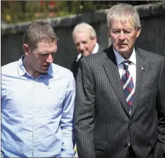  ??  ?? Blessingto­n GAA Club member Mick O’Rourke with legendary GAA commentato­r Mícheál Ó Muircheart­aigh.