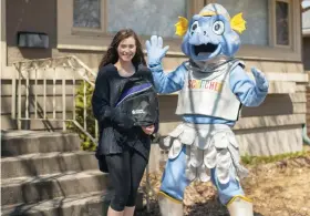  ?? SUPPLIED ?? Calgary Academy mascot Scorcher delivered prizes to students while they were learning from home this
spring following a virtual school spirit assembly.