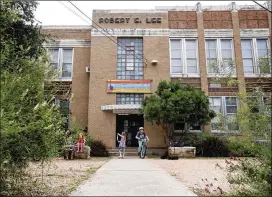  ?? LAURA SKELDING / AMERICAN-STATESMAN 2016 ?? The Russell Lee Elementary School in Austin is seen bearing its original name, Robert E. Lee Elementary. Built in 1939, the school was named for the Confederat­e general, but was changed last year at community behest.