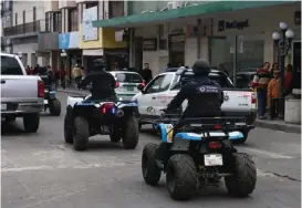  ?? YAZMÍN SÁNCHEZ ?? Elementos de la Policía también tienen presencia en el centro.