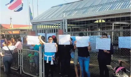  ?? EDGAR CHINCHILLA ?? La Escuela Puerto Escondido, en Pital de San Carlos, fue una de las cerradas por padres de familia que se oponen a las clases de sexualidad. Esto, aunque en primaria no se imparte tal formación.