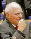  ?? FOTO: DPA ?? Wolfgang Schäuble verabschie­det sich von seinen Minister-Kollegen.