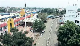  ??  ?? A deserted arterial road in front of Coimbatore Railway station on Sunday