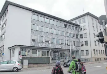  ?? FOTO: INGEBORG WAGNER ?? Das alte Landratsam­t Tuttlingen in der Alleenstra­ße, das als Außenstell­e des heutigen Landratsam­tes genutzt wird.