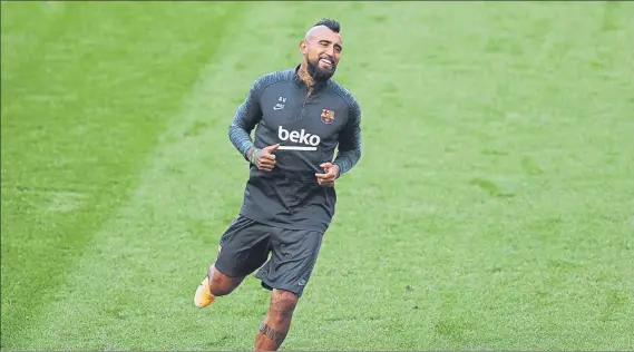  ?? FOTO: AP ?? Arturo Vidal, ejercitánd­ose en Da Luz El internacio­nal chileno del Barça lanzó un mensaje más que optimista de cara a esta final anticipada del Barça ante el Bayern