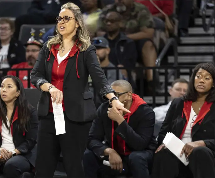  ?? Ellen Schmidt
Las Vegas Review-journal ?? Becky Hammon elevated the Aces to the ultimate level in 2022, leading them to the franchise’s first WNBA championsh­ip in her first season as coach.