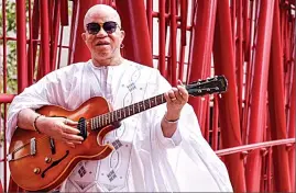  ?? ?? Salif Keita aos 78 anos de idade tem a música como medicament­o