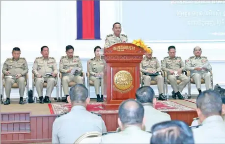  ?? NATIONAL POLICE ?? National Police chief Sar Thet addresses a meeting of department heads on January 2.