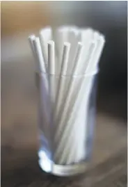  ??  ?? S.F. businesses would be able to offer paper straws.