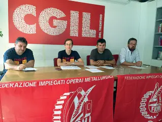  ??  ?? La frattura La conferenza stampa con cui Fiom si sfilò dal tavolo, presente Ianeselli