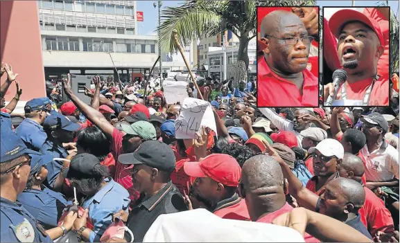  ?? Picture: STEPHANIE LLOYD ?? DETERMINED: Samwu members push against police as they form a human wall to try and barricade them from entering the city hall. INSET: left to right, William Sincayi and Zolani Ndlela