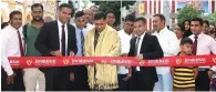  ??  ?? SM Abdul Jaleel opens Joyalukkas store at Serangoon Road in Singapore in the presence of local dignitarie­s and other officials.