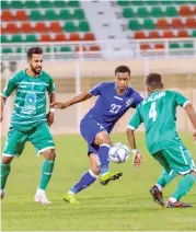  ??  ?? Action from the match between Sur and Al Nahda in Buraimi on Tuesday