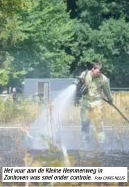  ?? Foto CHRIS NELIS ?? Het vuur aan de Kleine Hemmenweg in Zonhoven was snel onder controle.